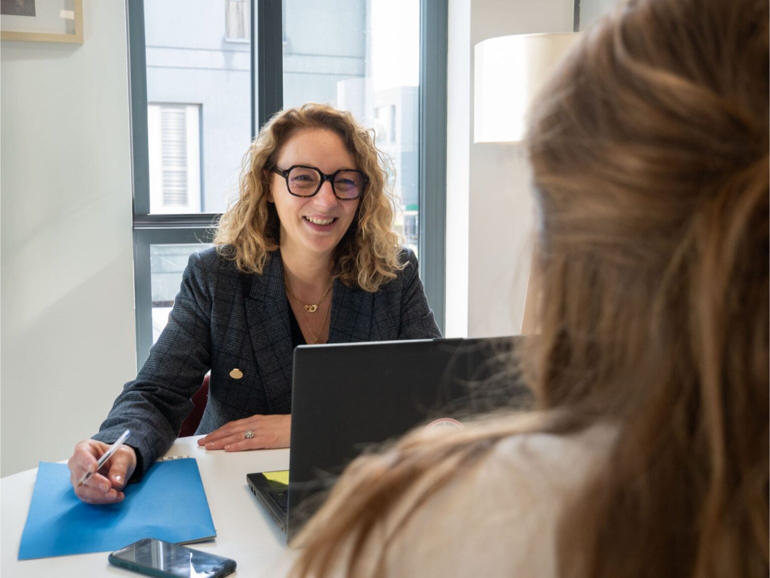 Confiez vos recrutements stratégiques dans l'Ain à notre cabinet RH Batka